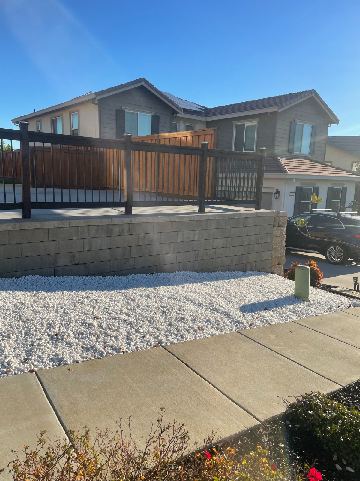 Block retaining wall and walkway in Sacramento, CA